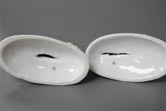 A good pair of Staffordshire porcelain figures of a recumbent ram and ewe, c.1830-50, L. 10cm